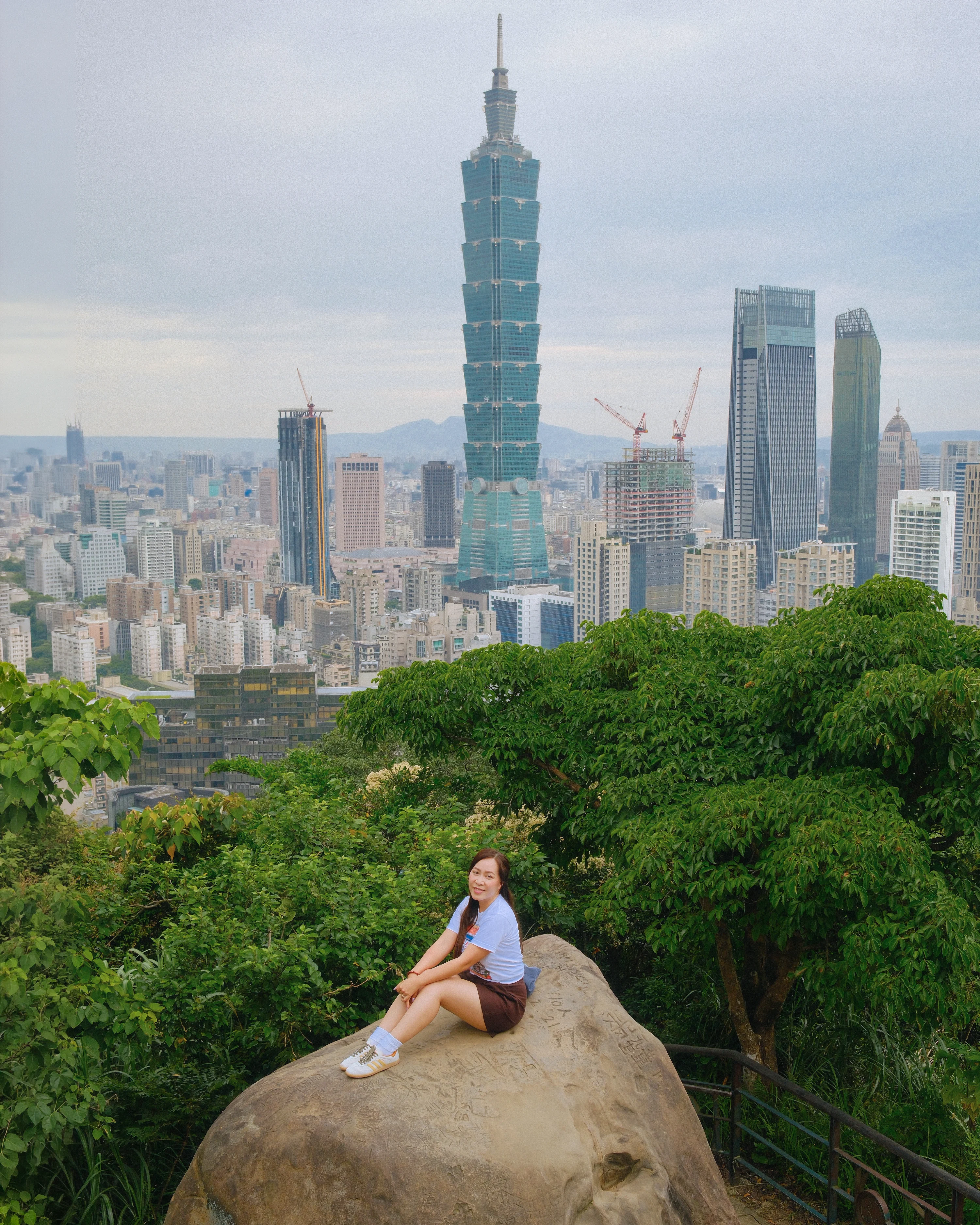 Elephant Mountain with view of Taipei 101 in Taiwan